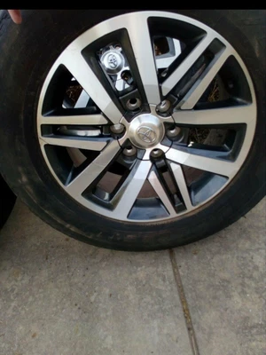 $750 • Buy Toyota Hilux Sr5 18  Genuine Alloy Wheels And Tyres
