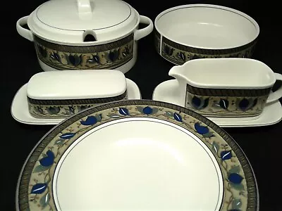 Mikasa Intaglio Arabella China • $10