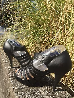 Mixx Shuz Black Strappy  Open Toe Sandal Size 10M • $10