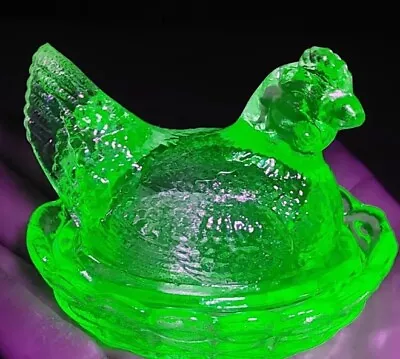 GREEN VASELINE GLASS URANIUM GLASS HEN ON NEST CHICKEN DISH WG Candy Bowl Farm • $30.80