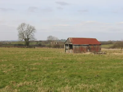 Tin Barn A Rather Dilapidated Corrugated Iron Clad Barn In A Fi C2006 • £2