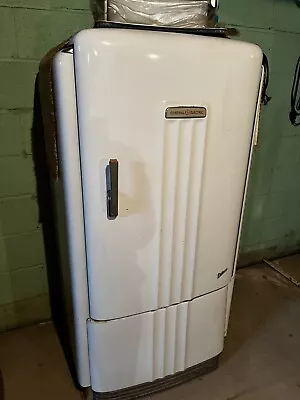 Vintage GE Deluxe Refrigerator • $225