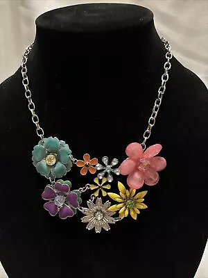 Vintage Bright Beautiful Flower Necklace 10” Silver Tone Chain • $13.99
