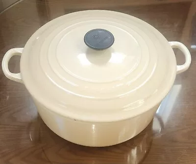 Le Creuset Round Dutch Oven 6.7L 7.25qt 28cm Beige Enamel Cast Iron FRANCE  • $110