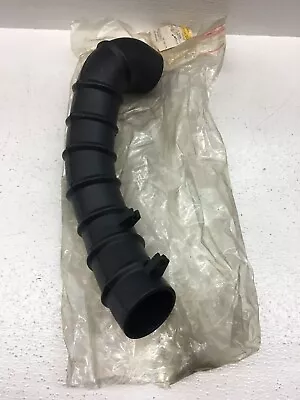 Mopar Mitsubishi NOS 1984-87 2.6L Air Intake Inlet Hose MD025188 • $50