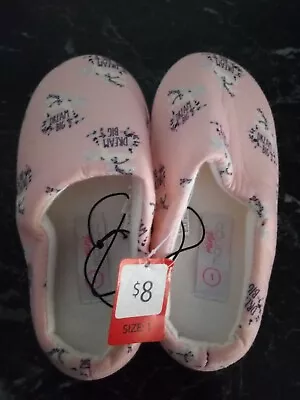 $4 • Buy Girls Unicorn Slippers ( Different Sizes Available ) - BRAND NEW WITH TAGS