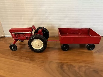 Vintage ERTL International Harvester Farm Tractor And Hay Wagon Die Cast 74-7650 • $15.99