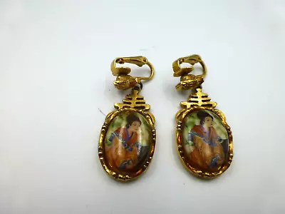 Vintage ART Clip Earrings Asian Theme Gold Tone • $9.99