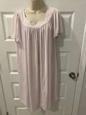 LN Miss Elaine Classic Woman Sz 2X Pink Nightgown Nylon Classic Embroidered Gown • $17.99