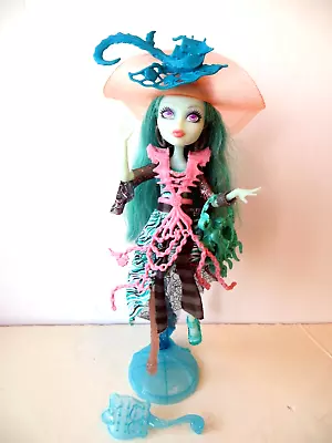 Monster High Complete Vandala Doubloons Haunted Doll+accessoriesstand & Brush. • $59.99