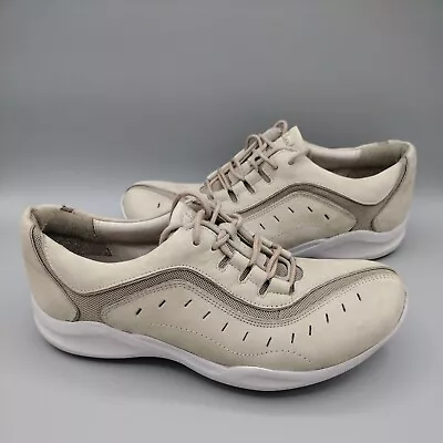 $27.99 • Buy Clarks Wave Walking Shoes Womens Size 6.5 Tan Biege Nubuck Leather 87830 2011