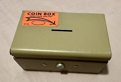 SMALL VINTAGE ROCKAWAY METAL PROD CORP BOX COIN PIGGY BANK 5.5  WIDE With KEY • $30