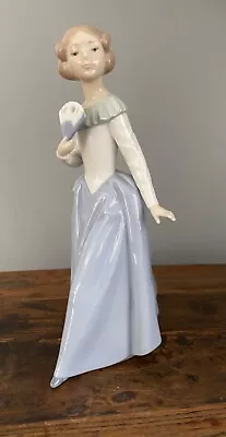 Nao By Lladro “lady With Fan”  • $70