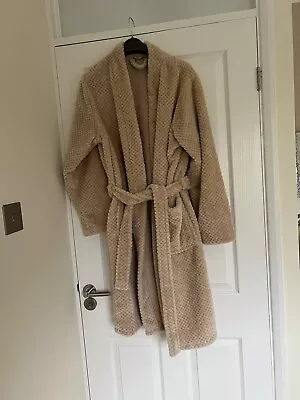 A Lovely Soft Womens Waffle Stone/Nude Dressing Gown In Excellent Condition • £8