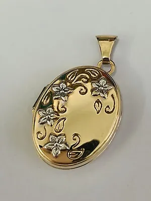 Pretty 9ct Yellow Gold Oval Locket For Photos Pendant  Flower Patterns • £90