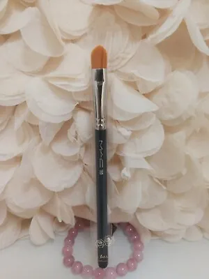 MAC 195 Concealer Brush Discontinued New In Sleeve • $16