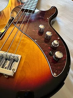 Line 6 Variax 700 Bass Sunburst All Accessories. • $317