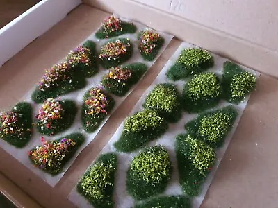 £10.95 • Buy 20 Mixed Flower Static Grass Tufts Wargames Diorama HO N OO Gauge Scenery Basing