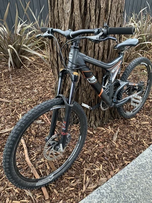 $750 • Buy Scott Nitrous 10 2007 Mountain Bike