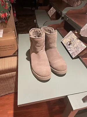 Ugg Kristin Boot In Gray Suede Size 5.5 With Slight Platform- Lightly Worn • $22