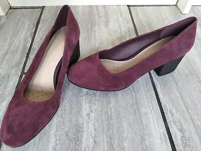 NWT Footglove Mulberry Suede Leather Court Shoes Size 8 • £20
