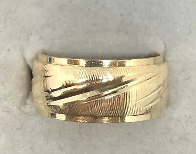 14k Yellow Gold Milgrain Line Etching Wedding Band Ring ~8.75mm Sz5.75 6.58g • $410