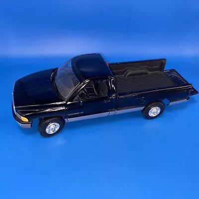 Ertl 1995 Dodge Ram 2500 SLT Magnum V10 2-Door Pickup Truck 1:18 Diecast Black • $40