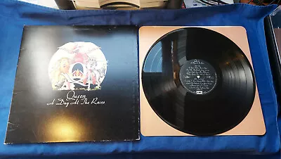 Queen A Day At The Races Vinyl LP NM VG NM  1976 1U 1st Press • £40