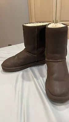 UGG Womens Classic Short 1005093 Pull On Leather Brownstone Boots Size US 8 • $50