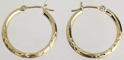 Real 14K Yellow Gold 3/4  Hoop Pierced Earrings Vintage Carved Design .88 Grams • $79.95