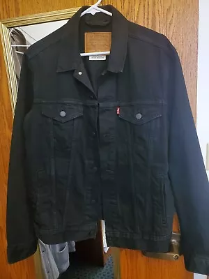 Levis Men's Black Denim Jacket Size Medium  • $35