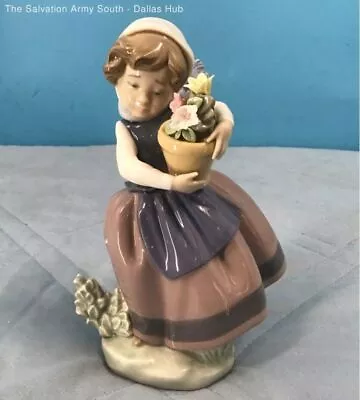 SPRING IS HERE Lladro Porcelain. In ORIGINAL BOX. Retail $350.00 • $9.99