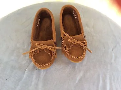 Minnetonka Womens 403 Kilty Hardsole Moccasins Shoes Dust Brown Size: 6 • $24.95