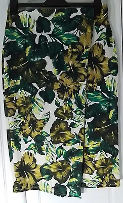 £5 • Buy New Look White/green Tropical Floral Pencil Skirt.  Stretch.   Size 14.