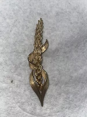 Vtg Crown Trifari Brooch  Pin Leaf  Gold Tone Filigree Polished • $25