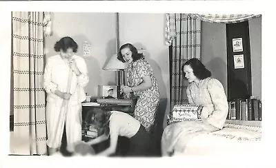 Vintage Photograph Girls In Bedroom Eating Sunshine Krispy Crackers  • $4.99