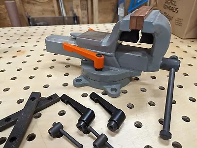 Fireball Tool 5” Forged Fixture Bench Vice • $88