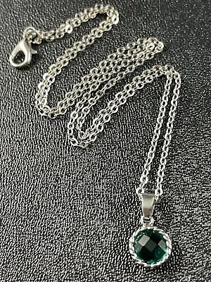 Vintage Green Rhinestone Pendent Necklace 18” Silver Tone Metal • $4.99