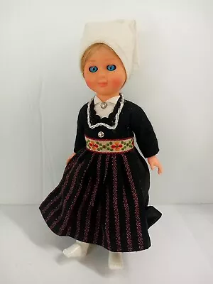 Vintage 7  Plastic International Doll With Open And Close Sleepy Eyes Jointed  • $14.99