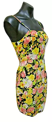 S10  Bright Floral Summer Fitted Dress - Zulu & Zephyr Size 6 • $28.95