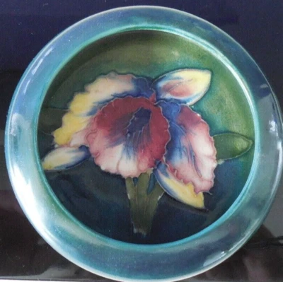 £89 • Buy Moorcroft IRIS Footed Bowl.  Dated 1918-1926