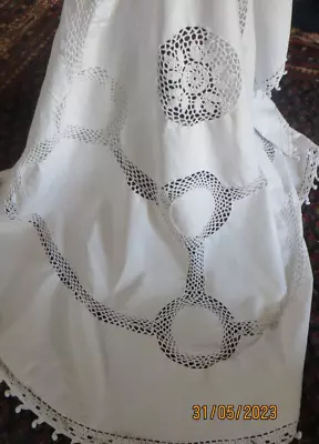 £28 • Buy A Beautiful Vintage French Handworked Table Cover / Overlay Bobble Trim