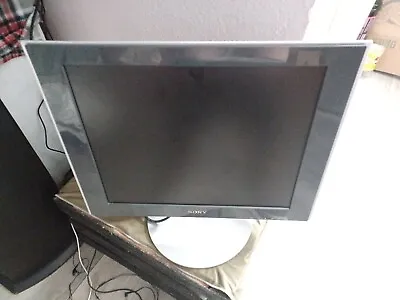 Sony SDM-HS93 LCD Monitor W/stand  • $14.99