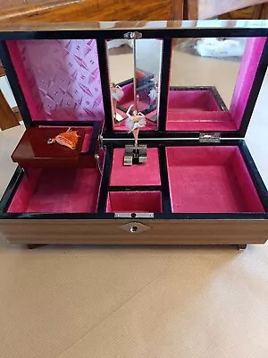 Vintage 12  Lacquer Jewellery / Music Box - ' I Could Have Danced All Night ' • £11.78