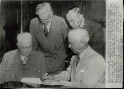 1952 Press Photo Charles Sawyer Signs Dollar Line Agreement As Witnesses Watch. • $19.99