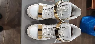 Giuseppe Zanotti Design White / Gold  • $99.99