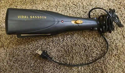 Vidal Sassoon Flat Iron • $10