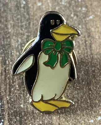 Macmillan - Penguin With Green Bow - Charity Pin Badge - Pre Owned • £3