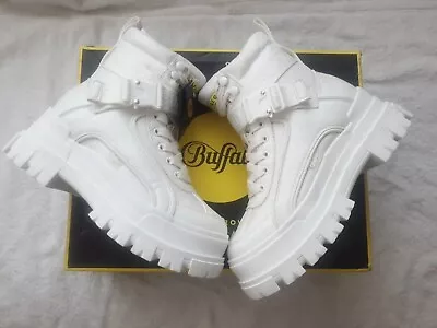 Buffalo Aspha Com1 Womens White Platform Boots - UK 4 • $239.97