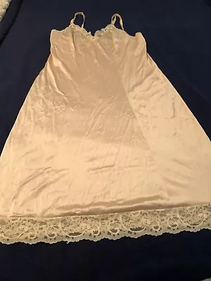 VTG Maidenform Sweet Nothings Beige Full Slip Lace Trim Sz 34--Very Good+ • $13.35